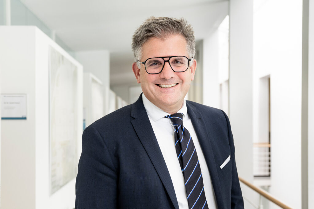 Mag. Dr. Andreas Stieger, Geschäftsführer Ausbildungszentrum Gesundheit Vorarlberg und Leiter Personalmanagement und Personalentwicklung – Geschäftsbericht LKH 2023
