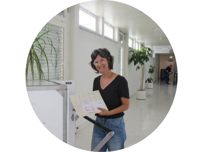 Margot Scheiber – Postfrau, Abteilung Hauswirtschaft